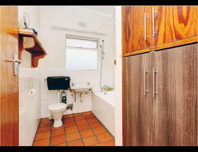 2 bed property to rent in OAKDALE